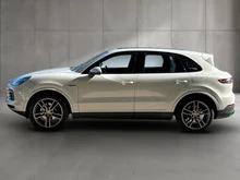 Porsche Cayenne E-Hybrid in cashmerebeigemetallic