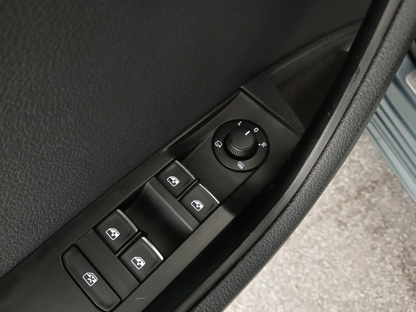 Škoda SUPERB Combi Style TDI DSG | Bild 11 von 31