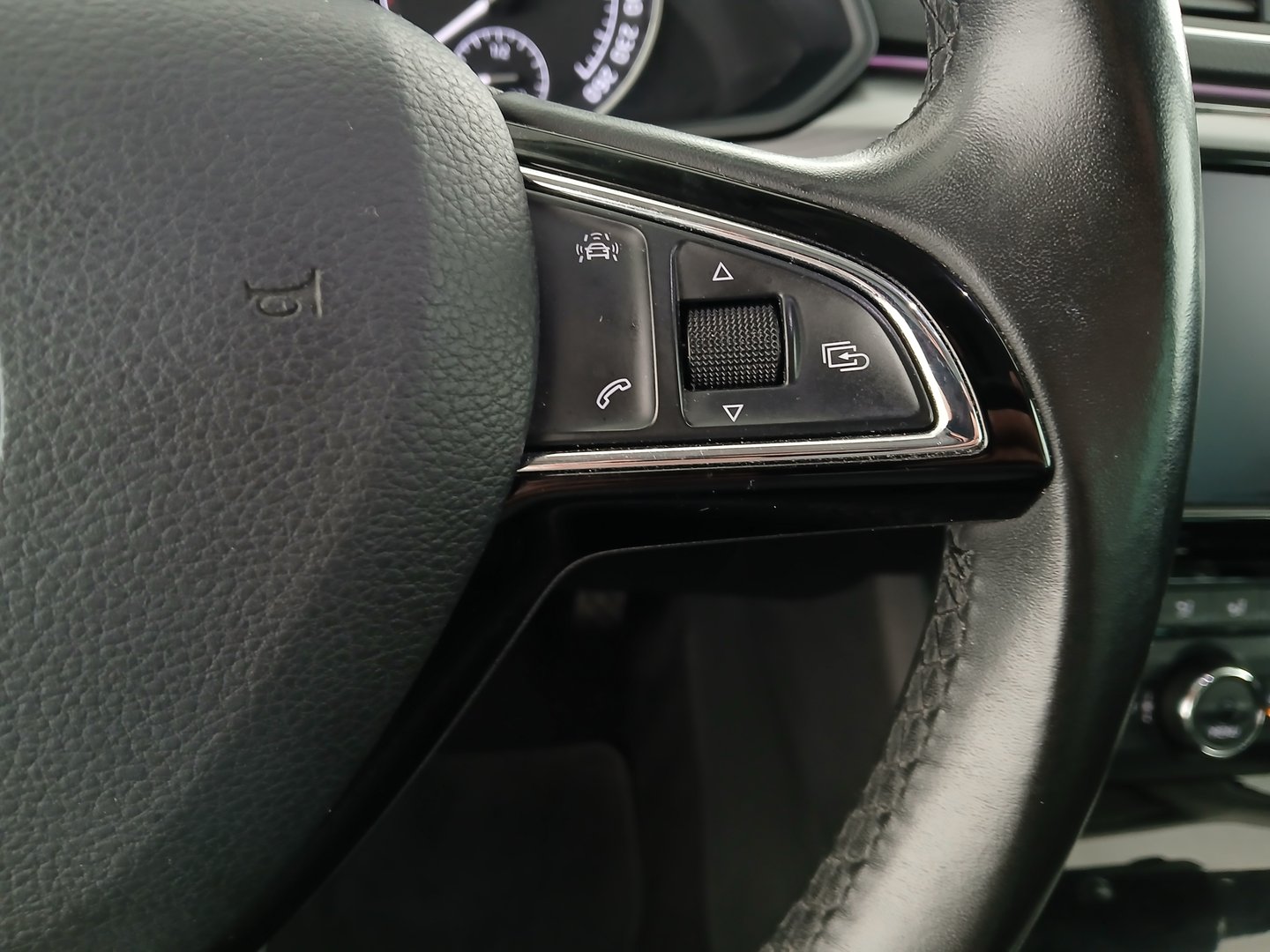 Škoda SUPERB Combi Style TDI DSG | Bild 17 von 31