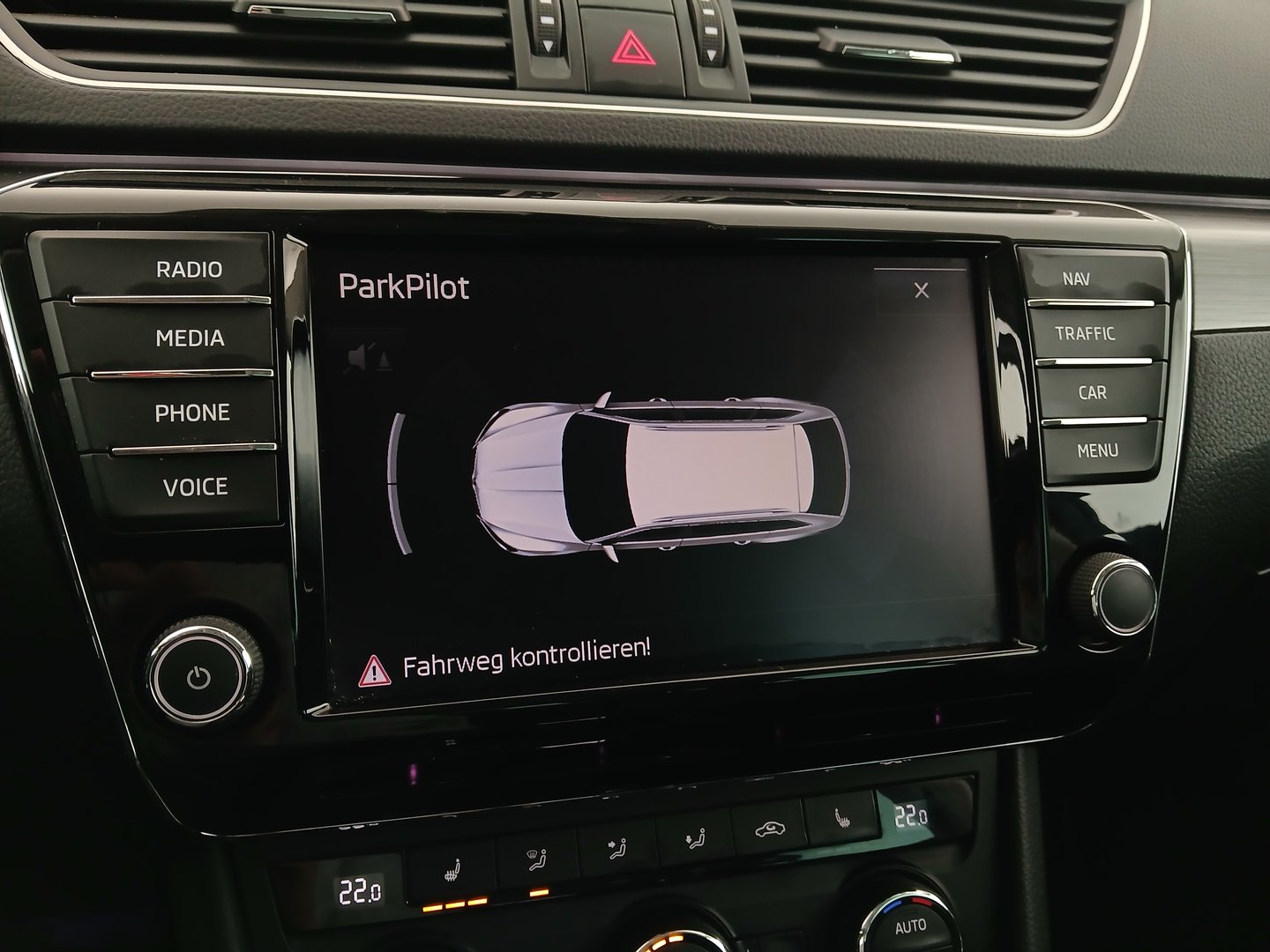 Škoda SUPERB Combi Style TDI DSG | Bild 24 von 31