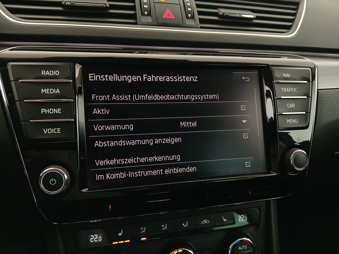 Škoda SUPERB Combi Style TDI DSG | Bild 23 von 31