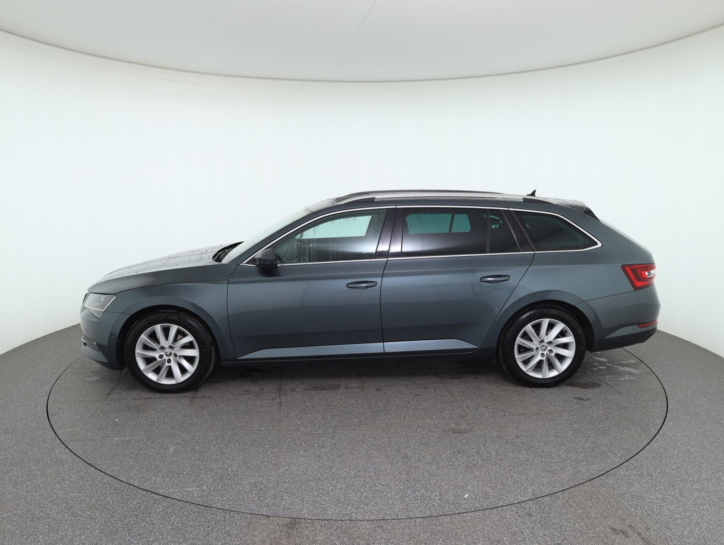 Škoda SUPERB Combi Style TDI DSG | Bild 8 von 31