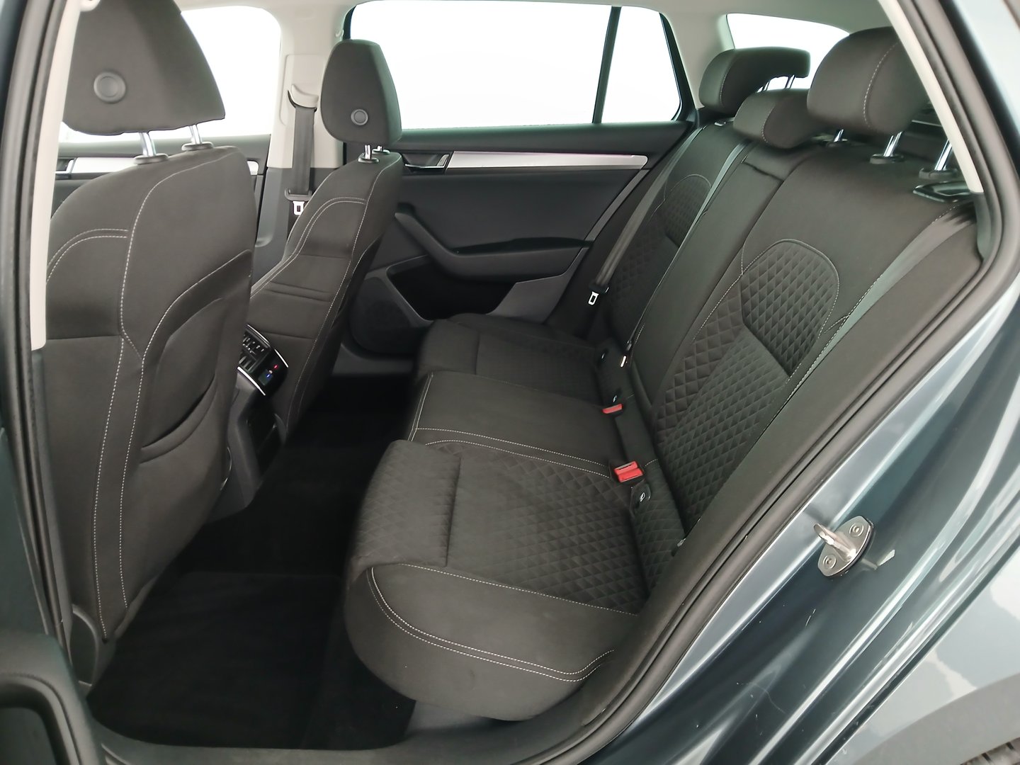 Škoda SUPERB Combi Style TDI DSG | Bild 27 von 31