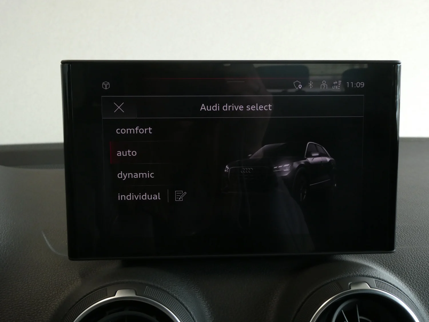 Bild eines Audi Q2 30 TFSI admired