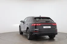 Audi Q8 50 TDI quattro in Mythosschwarz Metallic