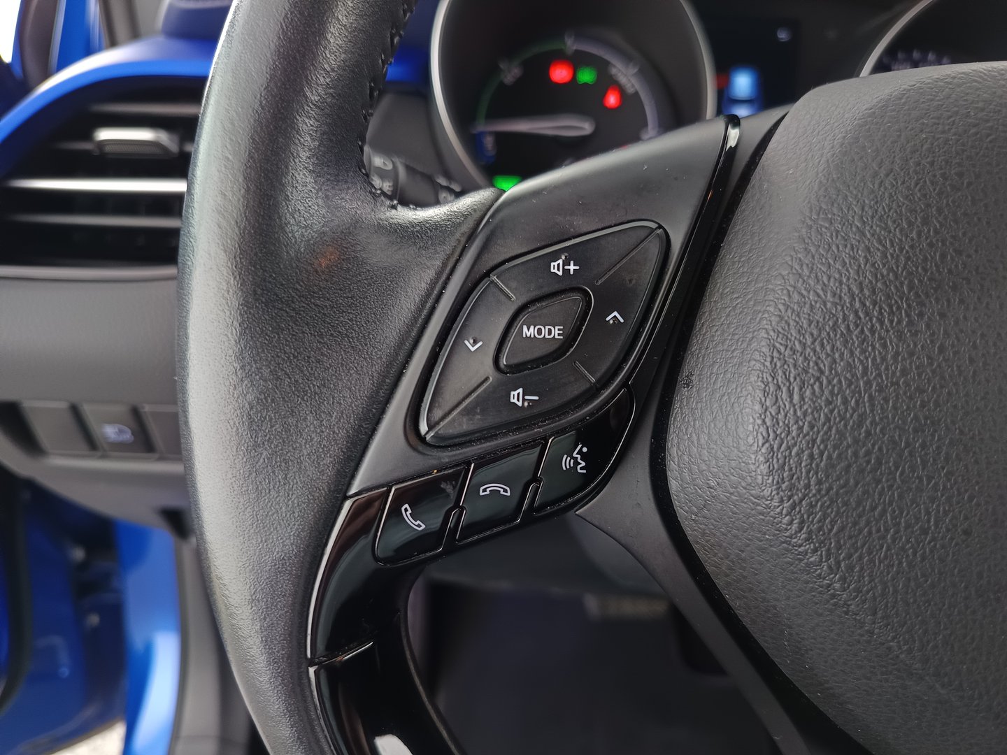 Toyota C-HR 1,8 Hybrid C-ULT CVT | Bild 14 von 27