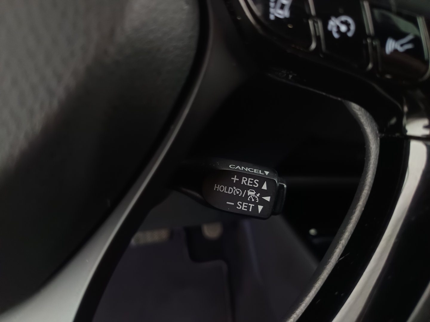 Toyota C-HR 1,8 Hybrid C-ULT CVT | Bild 16 von 27
