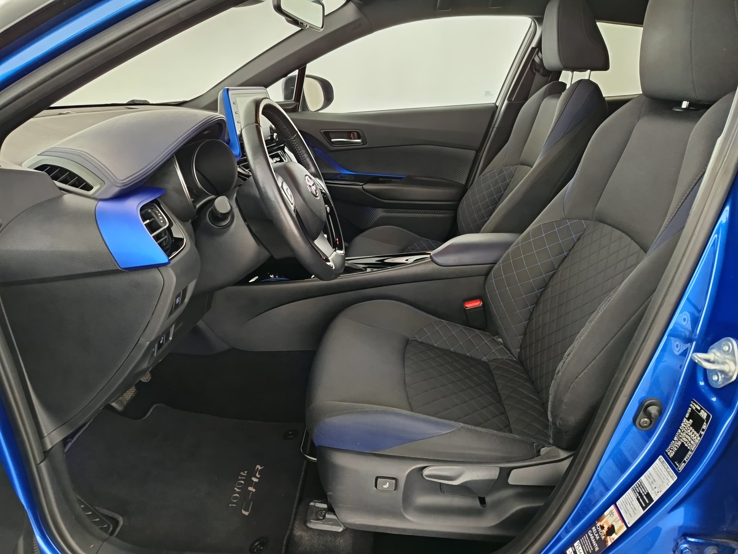 Toyota C-HR 1,8 Hybrid C-ULT CVT | Bild 12 von 27