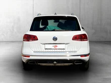 VW Touareg Sport V6 TDI SCR BMT 4MOTION in PURE WHITE