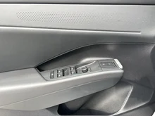 VW T-Roc Style eTSI DSG in Pure White Dach Black Uni