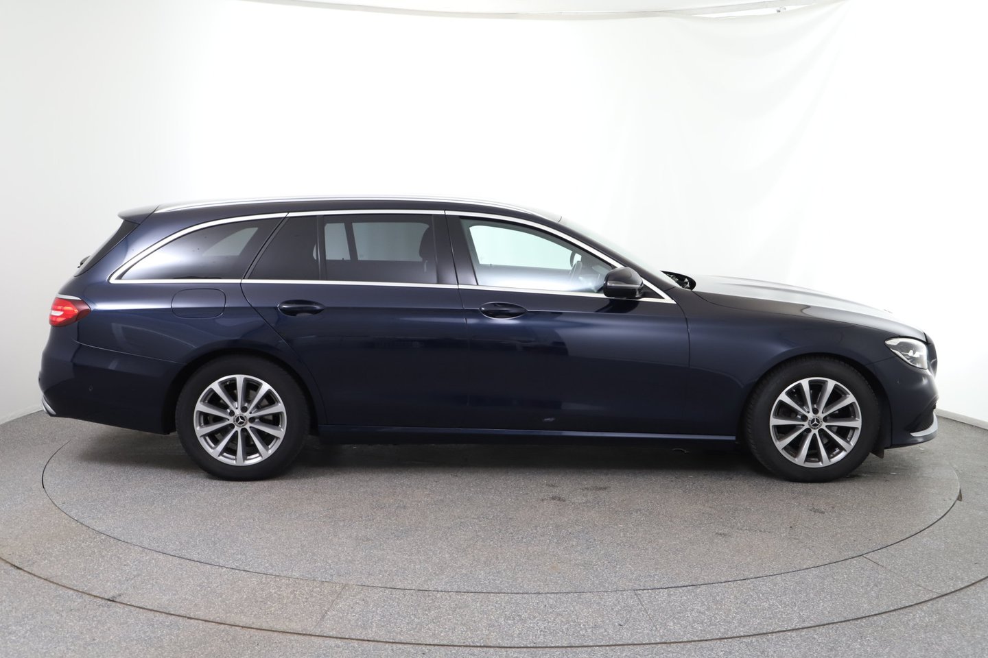 Mercedes E 200 d T Aut. | Bild 6 von 33