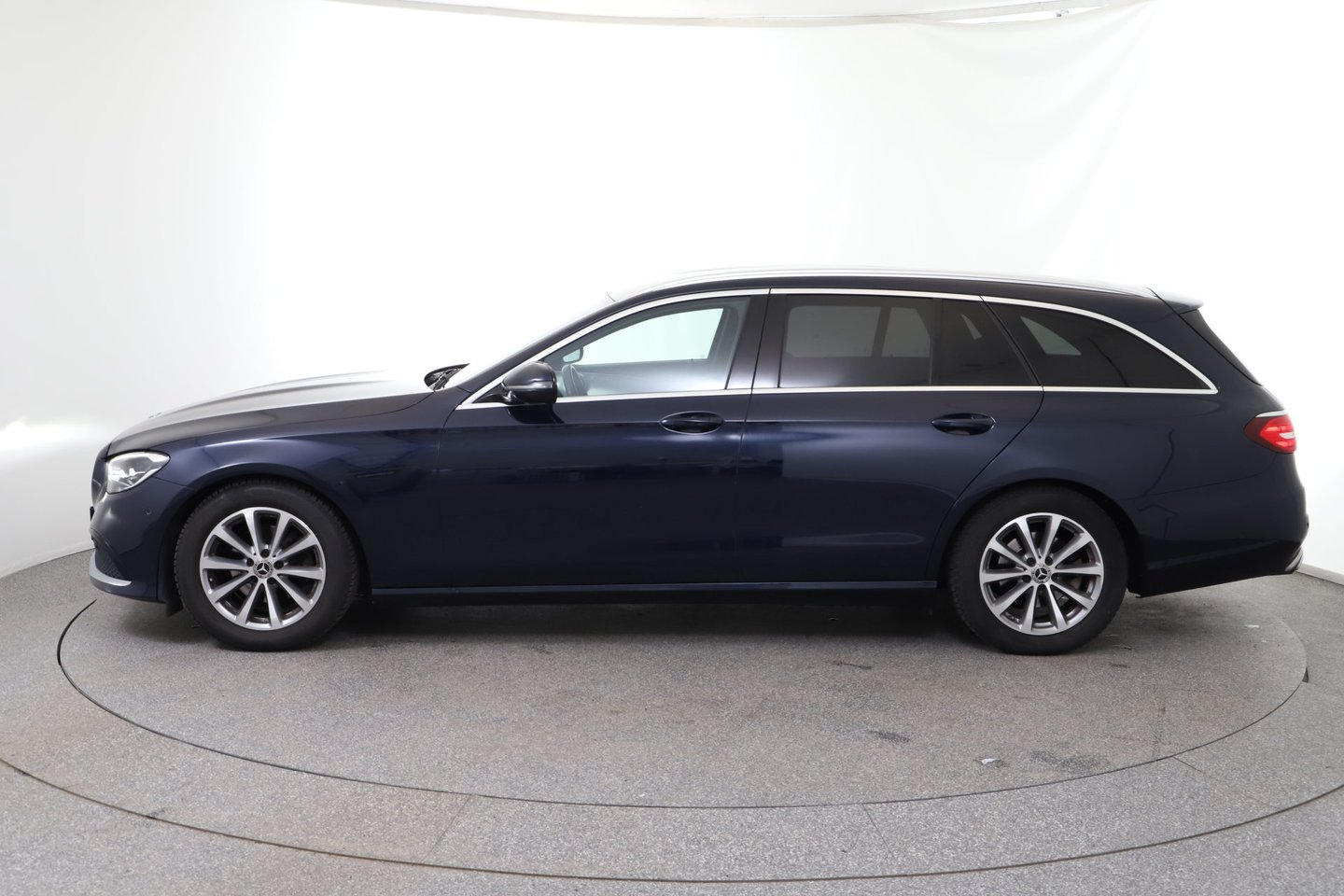 Mercedes E 200 d T Aut. | Bild 2 von 33