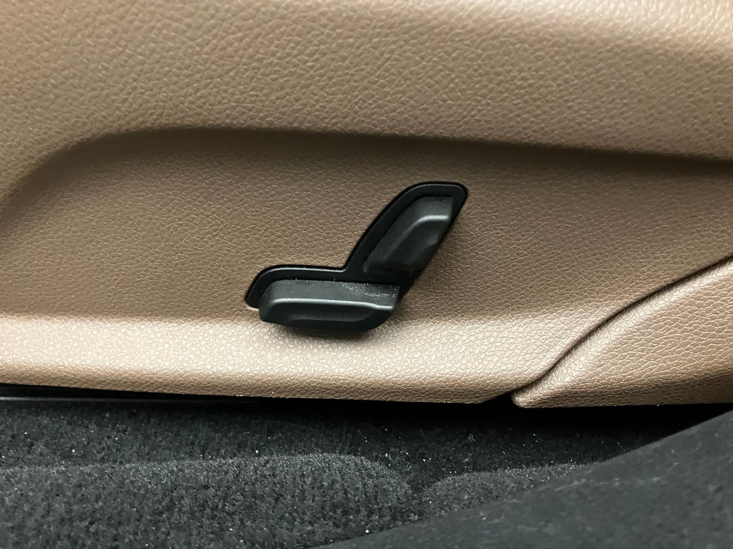 Mercedes E 200 d T Aut. | Bild 13 von 33