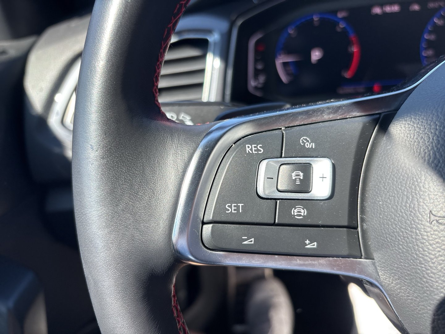 VW T-Roc Sport TDI 4MOTION DSG | Bild 12 von 21