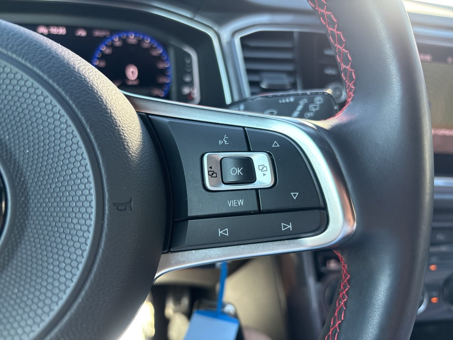 VW T-Roc Sport TDI 4MOTION DSG | Bild 13 von 21