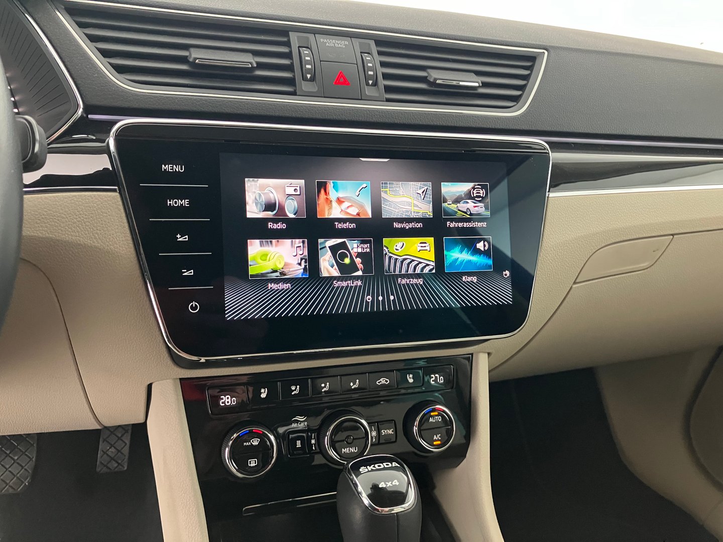 Škoda SUPERB Combi 4x4 L&K TDI SCR DSG | Bild 12 von 25