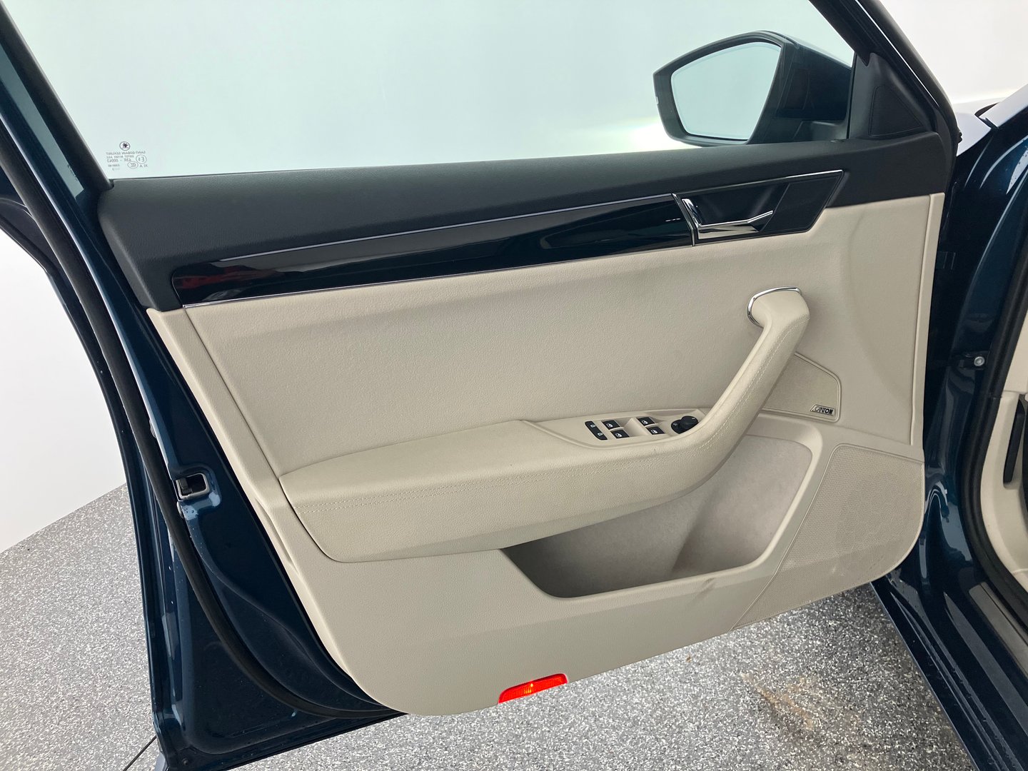 Škoda SUPERB Combi 4x4 L&K TDI SCR DSG | Bild 3 von 25