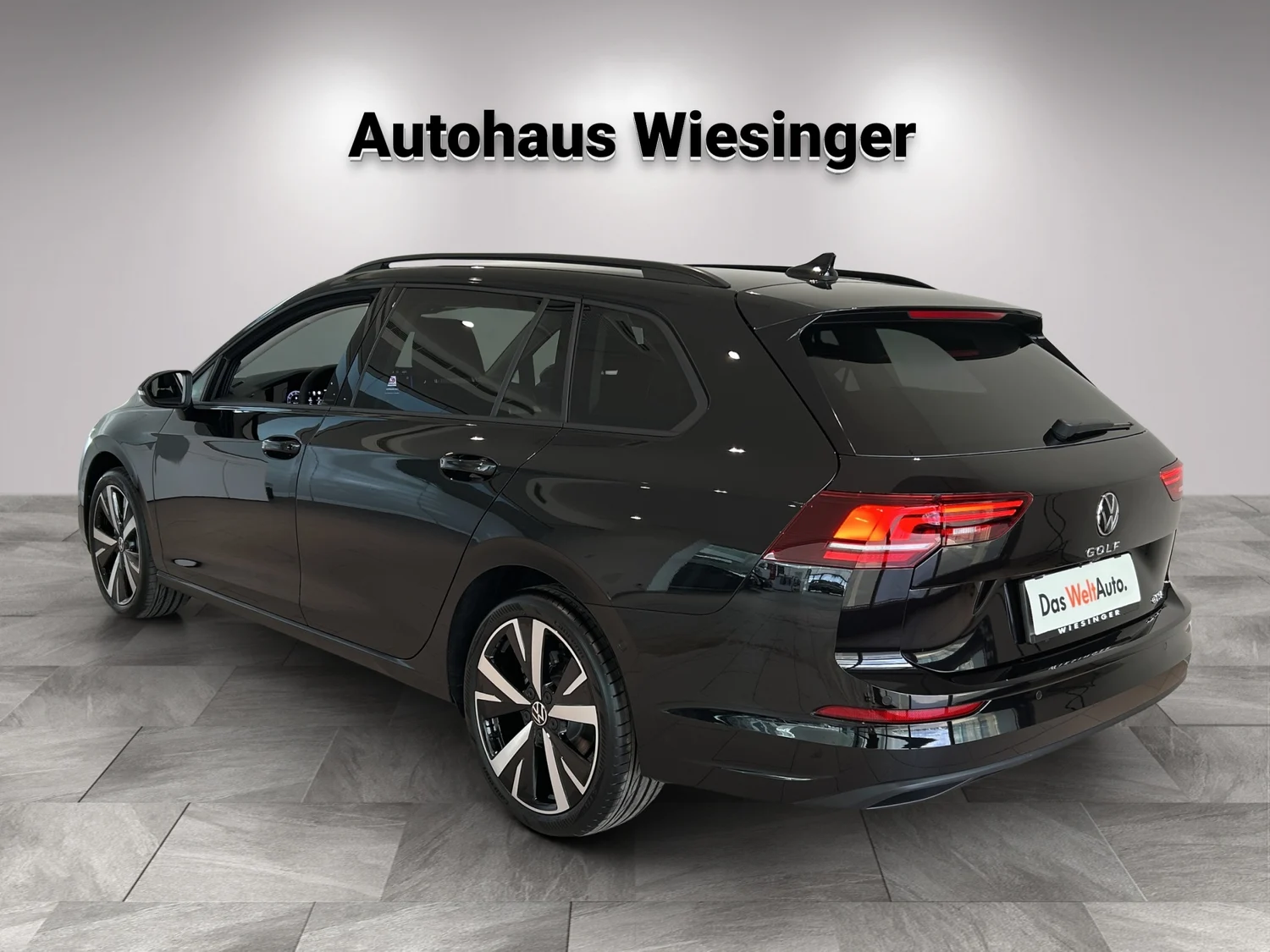 Bild eines Golf Variant Business mHeV DSG