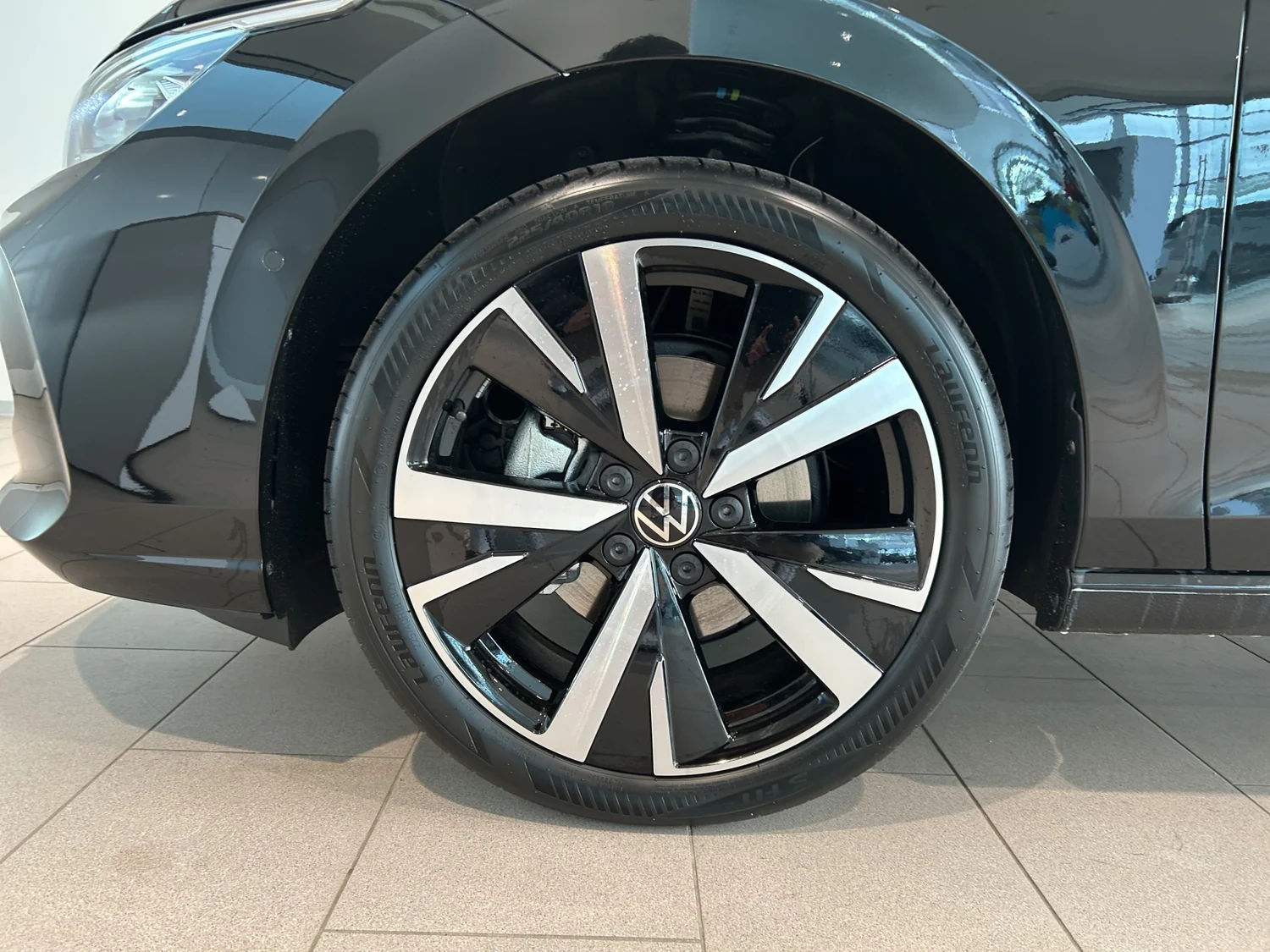 Bild eines Golf Variant Business mHeV DSG