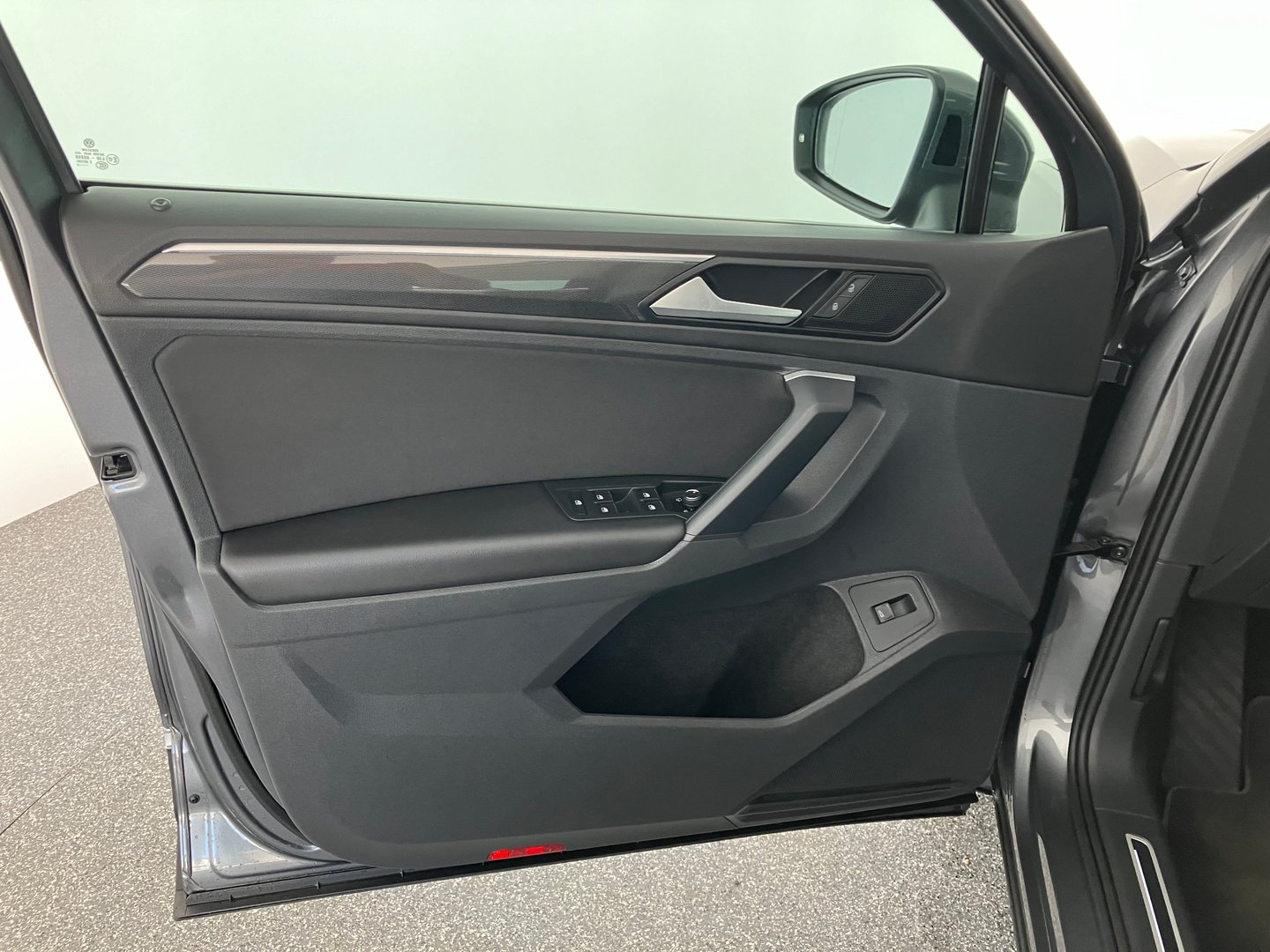 VW Tiguan Highline TDI SCR 4MOTION DSG | Bild 4 von 20