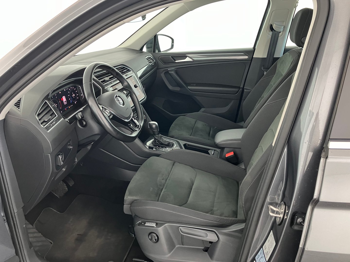 VW Tiguan Highline TDI SCR 4MOTION DSG | Bild 5 von 20
