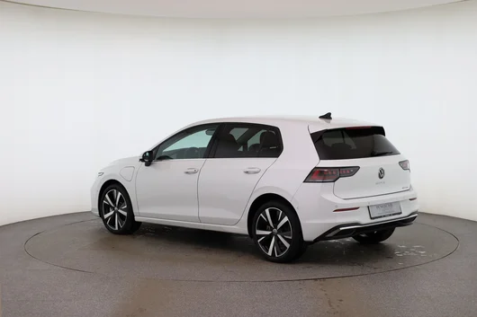 Bild eines VW Golf Style eHybrid DSG 150 kW