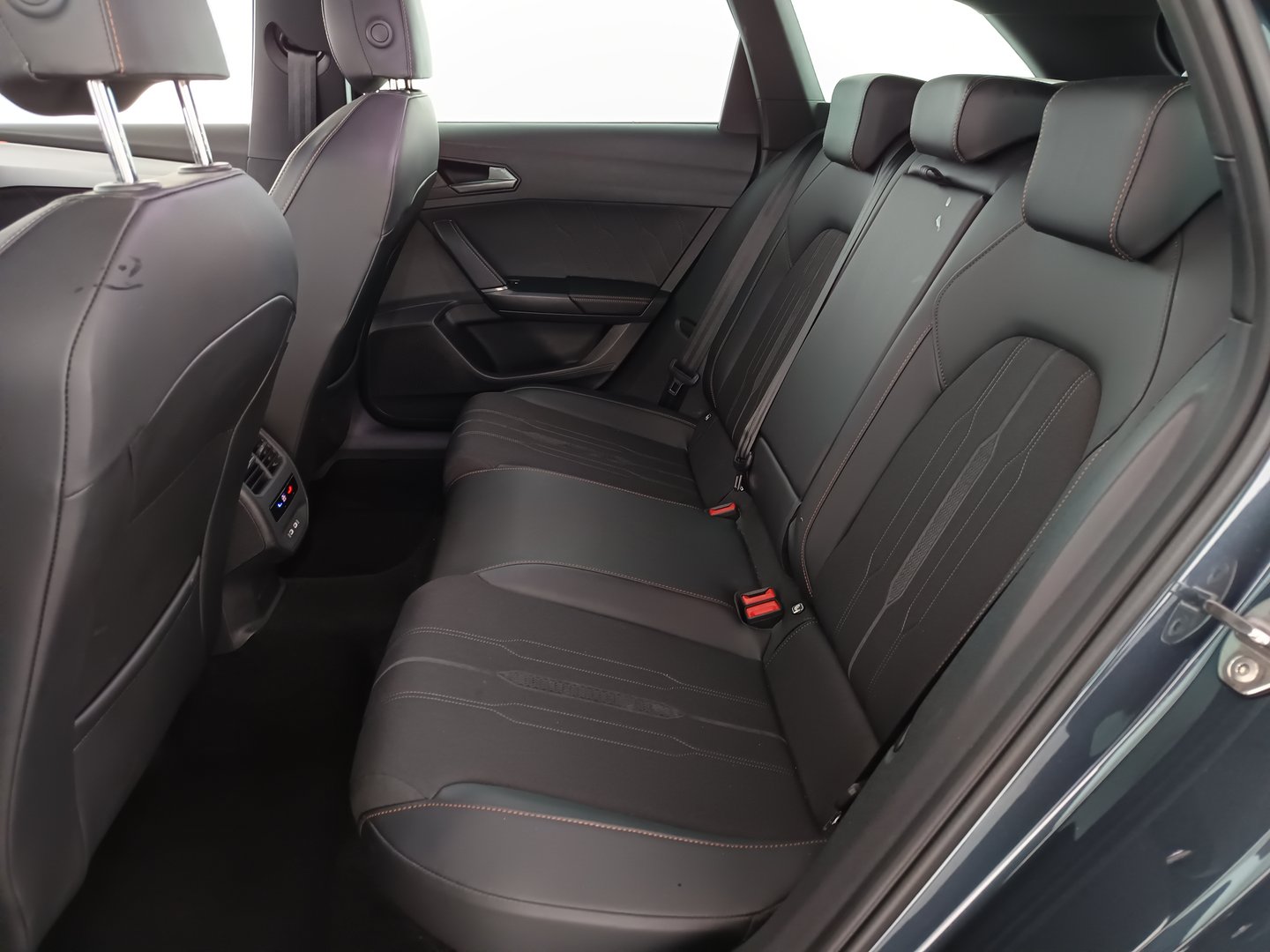 CUPRA Leon SP Kombi Alpha 1.5 eTSI DSG 150 | Bild 34 von 38