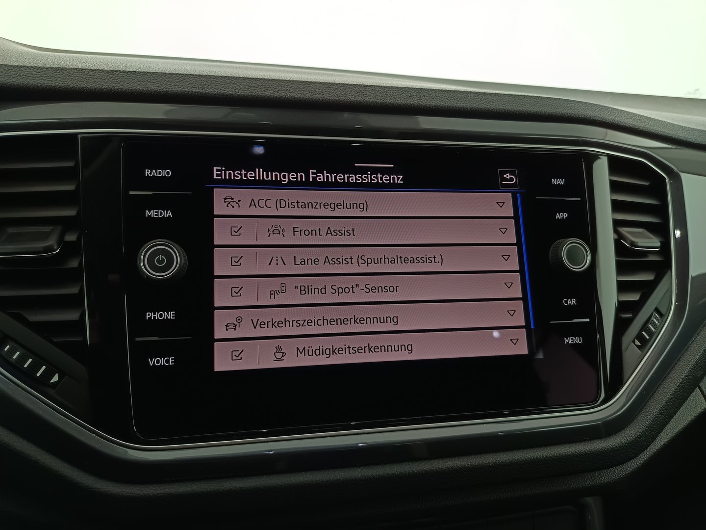 VW T-Roc Sport TSI ACT DSG | Bild 25 von 34