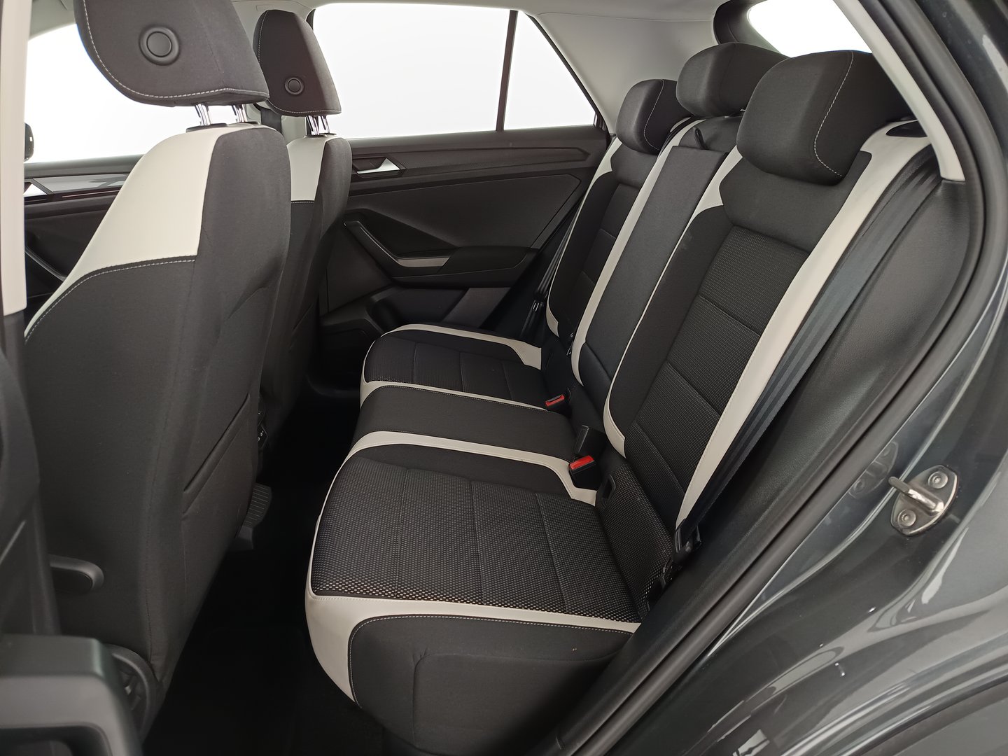VW T-Roc Sport TSI ACT DSG | Bild 30 von 34