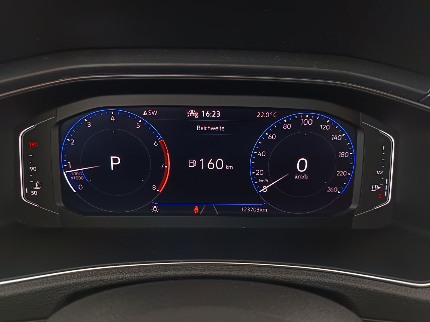 VW T-Roc Sport TSI ACT DSG | Bild 15 von 34