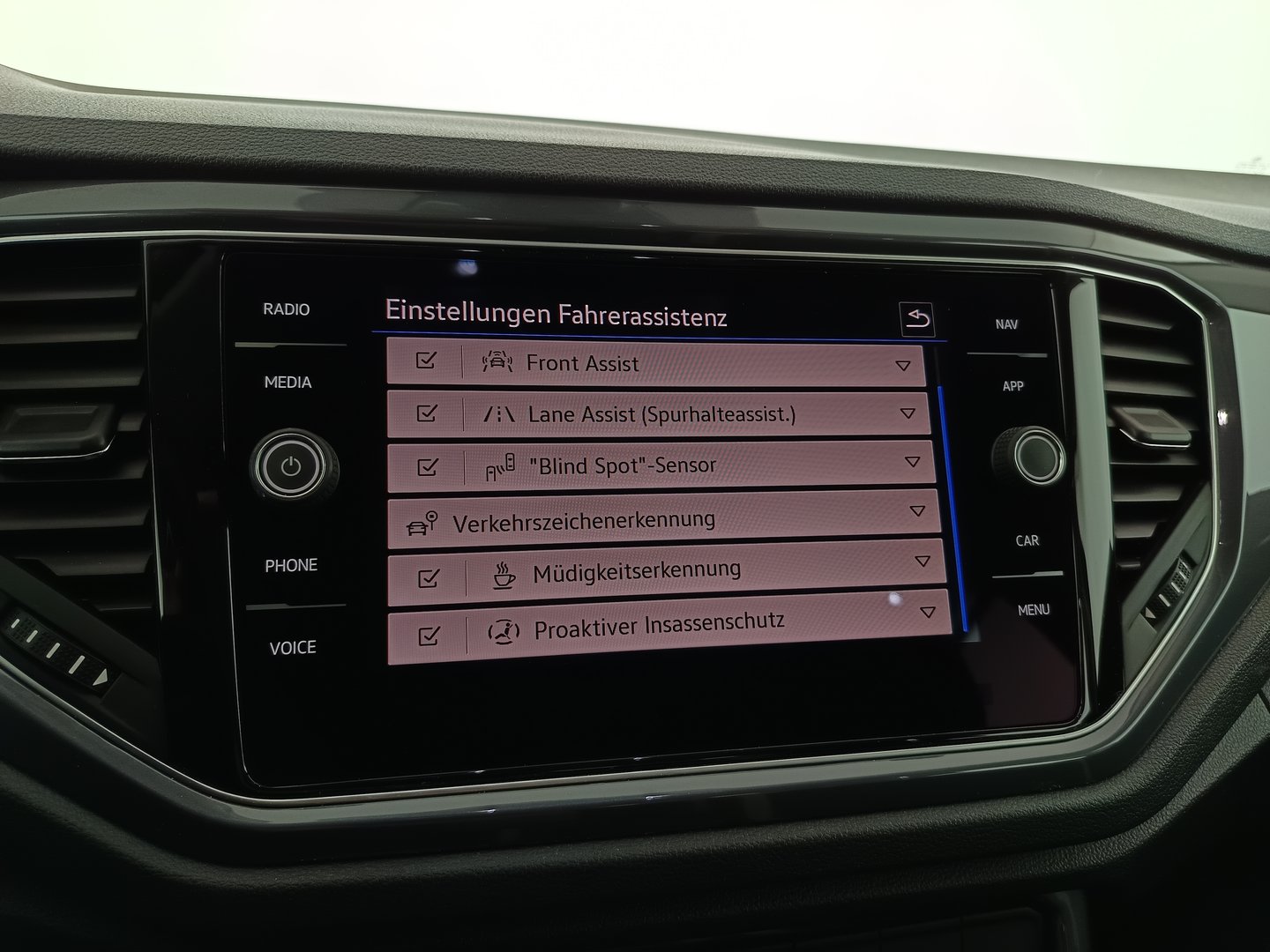 VW T-Roc Sport TSI ACT DSG | Bild 26 von 34