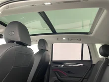 VW Tiguan Friends eTSI DSG in Cipressino-Grün Metallic