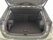 VW Tiguan Friends eTSI DSG in Cipressino-Grün Metallic