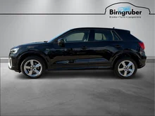 Audi Q2 35 TFSI S line in 0E Mythosschwarz Metallic