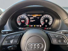 Audi Q2 35 TFSI S line in 0E Mythosschwarz Metallic