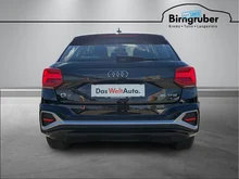 Audi Q2 35 TFSI S line in 0E Mythosschwarz Metallic