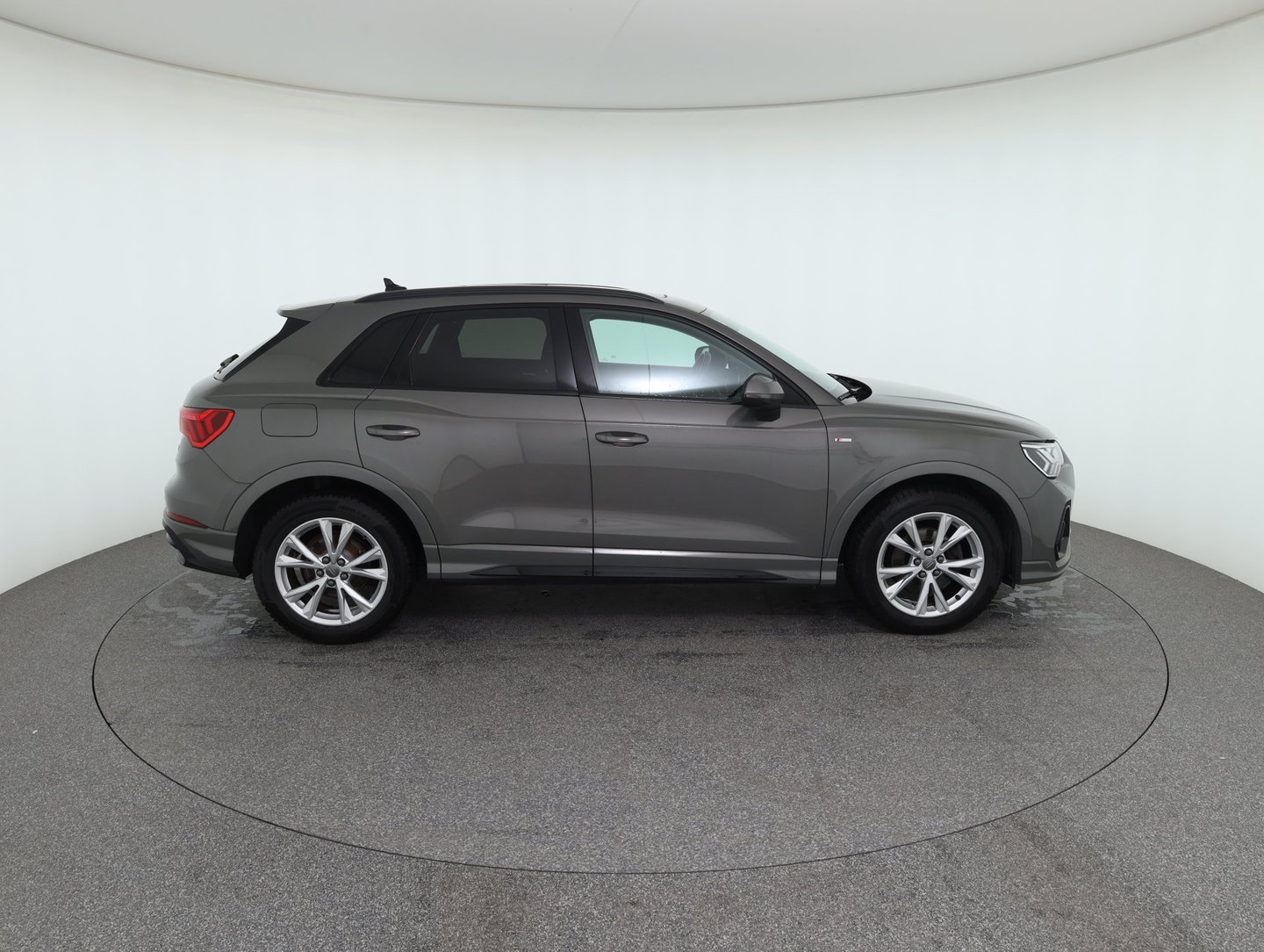 Audi Q3 35 TFSI S line exterieur | Bild 4 von 36