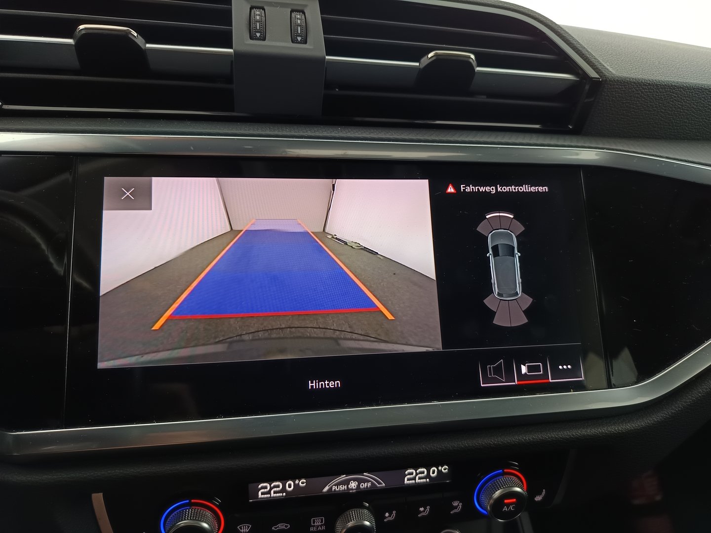 Audi Q3 35 TFSI S line exterieur | Bild 24 von 36
