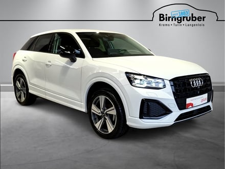 Audi Q2 35 TFSI admired