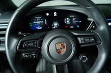 Porsche Macan 4 in schwarz - metallic