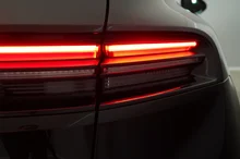 Porsche Macan 4 in schwarz - metallic
