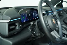 Porsche Macan 4 in schwarz - metallic