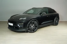 Porsche Macan 4 in schwarz - metallic