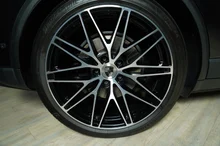 Porsche Macan 4 in schwarz - metallic