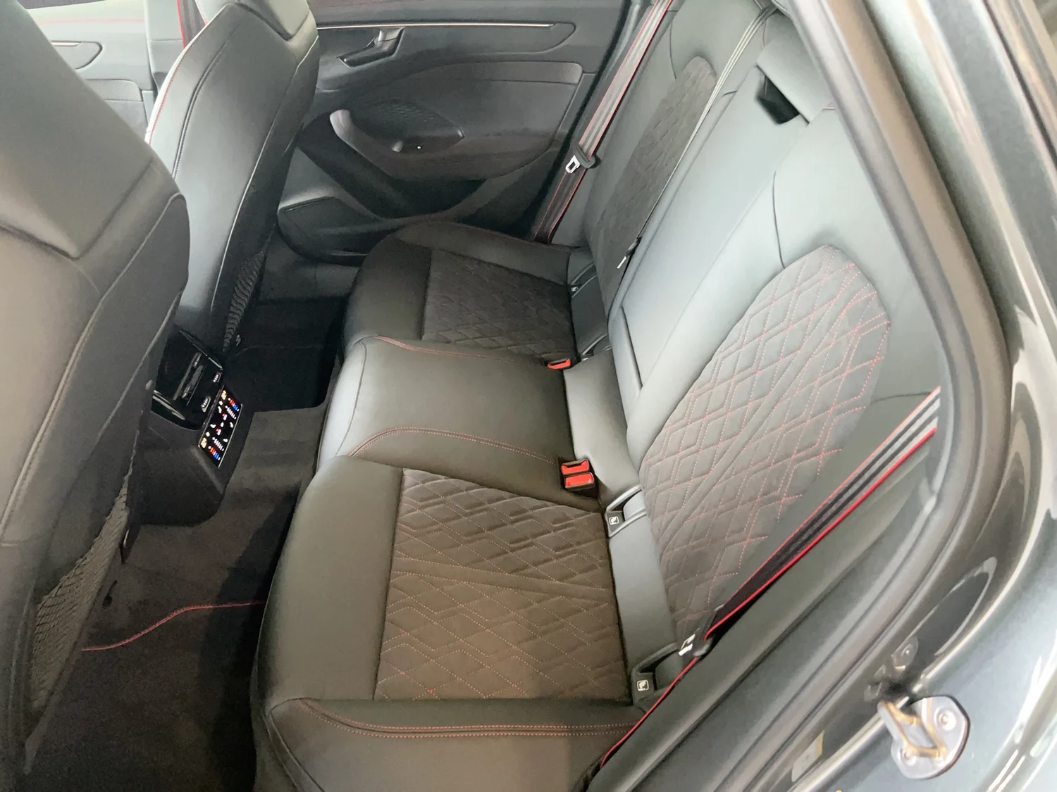 Bild eines Audi A6 Avant quattro TDI 150 kW