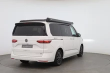 VW California Beach Camper eHyb. 180 kW 4M in Candyweiß / Dach Deepblack Perleffekt