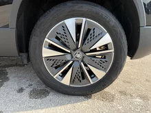 Škoda Karoq Selection TSI in Black-Magic Perleffekt