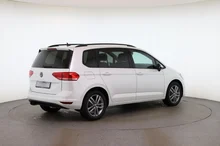 VW Touran Friends TDI DSG in Oryxweiß Perlmutteffekt