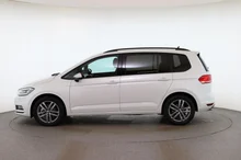 VW Touran Friends TDI DSG in Oryxweiß Perlmutteffekt