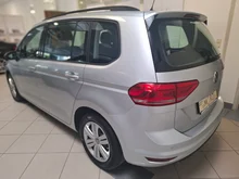 VW Touran TDI DSG in Reflexsilber Metallic